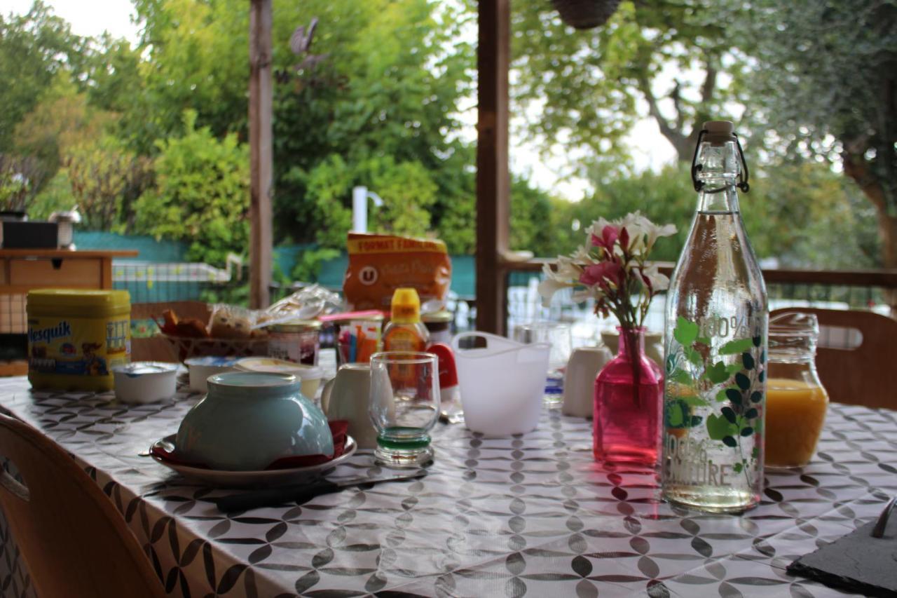 Philippe & Marie, A Louer Petite Chambre Chez L'Habitant Avec Terrasse Dans Villa, Au Pied Du Luberon Cucuron Buitenkant foto